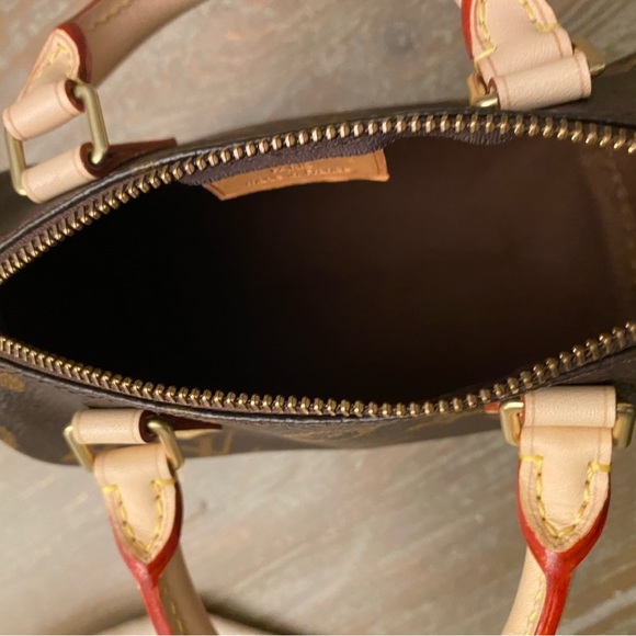 LOUIS VUITTON Mini Speedy w Strap - Picture 13 of 13